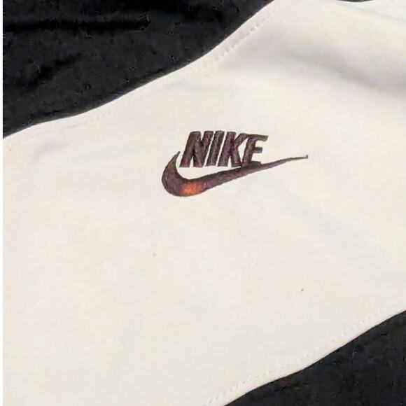 Black & White Nike Women's Windrunner Crop Jacket Size L - Picture 2 of 6